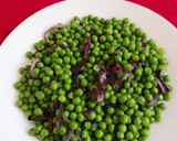 Foto del paso 4 de la receta: Guisantes con cebolla caramelizada