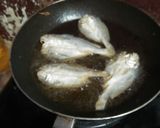 Foto langkah ke 2 dari resep Sambel pete, ikan asin, tempe goreng bawang.