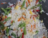 Foto langkah ke 4 dari resep 🍳 Nasi Goreng Jahe Teri Buncis (Versi Komplit) Jesslyn Orlane.