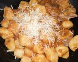 Foto del paso 4 de la receta: Salsa de osobuco de cerdo para ñoquis (N°2: la salsa)