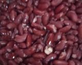 A picture of step 1 of Spicy Red Beans Salad.