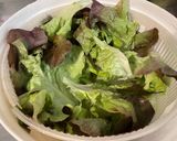 Une image de l'étape 2 de Salade feuille de chêne aux pignons de pin, mozzarella et persil.