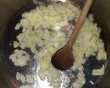 Húsos savanyúkáposzta leves recept fázis 2 fotója