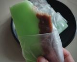 Foto langkah ke 7 dari resep Es Gabus Coklat Pandan.