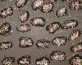 Foto langkah ke 5 dari resep Kurma Keju Coklat.