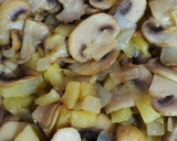 Foto del paso 1 de la receta: Pasta con manzana y champis