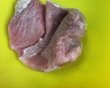 Foto langkah ke 2 dari resep 🐷 Sayur Sawi Asin Daging Babi (Non-Halal).