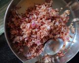 A picture of step 3 of Pyaz parantha.
