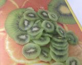 Foto del paso 1 de la receta: Kiwi con gelatina!!
