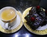 A picture of step 5 of Microwave Brownies with chocolate glazed.