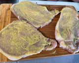 Une image de l'étape 2 de Médaillons de porc grillés à la moutarde et poivrons rouges.