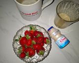 Foto langkah ke 1 dari resep Es 5Strawberry Yakult.