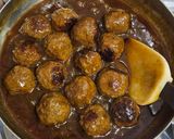 Foto langkah ke 6 dari resep Bola Bola Daging Saus Bistik.