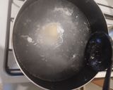 Foto del paso 4 de la receta: Huevos poché sin utensilios especiales