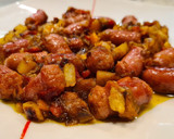Foto del paso 4 de la receta: Salchichas frescas con patatas y pimientos