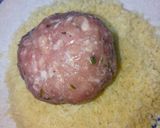 Hình bước làm 5 của món Scotch Eggs (Trứng lòng đào bọc thịt chiên xù)