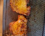 Foto del paso 2 de la receta: Muslos rostizados en freidora de aire