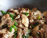 Foto langkah ke 3 dari resep Ayam geprek cabe ijo kering.