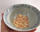 Hình bước làm 1 của món Hến xúc bánh đa