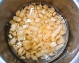 A picture of step 3 of Pineapple pastry.