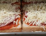Foto langkah ke 3 dari resep Pizza roti tawar.