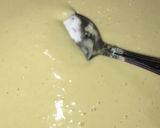 Foto langkah ke 4 dari resep Martabak Manis Teflon.