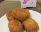 Foto langkah ke 6 dari resep Perkedel Kentang Isi Mozarella.