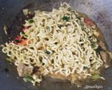 Foto langkah ke 3 dari resep Mie Goreng Jawa💕.