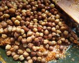 A picture of step 3 of Kala Chana Curry.
