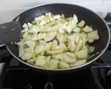 Foto del paso 9 de la receta: Merluza al limón al horno con salsa de verduras, cítricos y nata