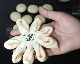 A picture of step 13 of Potato flowers (tea time snack).