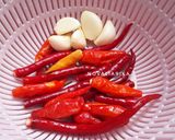Foto langkah ke 1 dari resep Sambal Dadak Sunda.