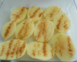 Foto del paso 3 de la receta: Nidos de salmón al horno con cebolla caramelizada