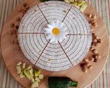 Foto del passaggio 8 della ricetta TORTA con zucchine e nocciole tostate
