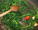 Foto del passaggio 2 della ricetta Pizza Semi Integrale con Salsiccia e Senape Saltata