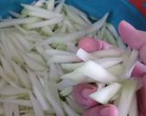 Foto langkah ke 2 dari resep Tumis pepaya muda pedas manis.