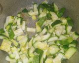 Foto del paso 1 de la receta: Salteado de cebolla y zapallitos