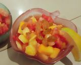 A picture of step 1 of Fruits salad with dry grapes.