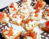 Une image de l'étape 1 de Toasts apéro chèvre frais feta tomates 🍅#monlivredecuisine.