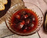 Foto del paso 5 de la receta: 🫒 🧄Aceitunas rellenas con morrón fresco, en conserva de hierbas, especias y ajo🧄🫒