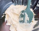 Foto langkah ke 3 dari resep Butter Cream Untuk Olesan Donat.