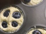 Tehéntúrós-áfonyás muffin