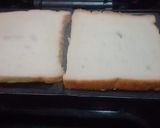 A picture of step 2 of Egg sandwich.