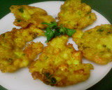 Foto del paso 3 de la receta: Tortillitas de langostinos y pescado