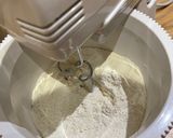 Foto langkah ke 2 dari resep Roti manis dengan whipping cream.