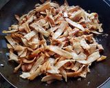 A picture of step 2 of Mexican Egg Tortilla.