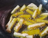 A picture of step 3 of Honey chilli potato.