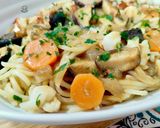 Foto del paso 10 de la receta: Spaghetti con shiitake, zanahoria y gambones al curry