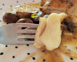 Foto del paso 13 de la receta: Pechugas de pollo rellenas de queso con champiñones