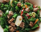 Foto langkah ke 8 dari resep Tumis Daun Bawang dan Daging Sapi.
